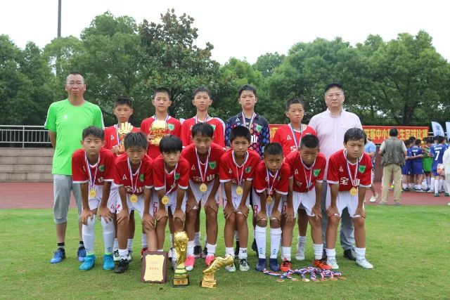 桑普森首度闪耀，为首钢男篮注入新活力